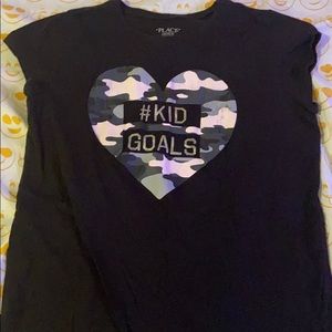 Shirt that says #kids goals